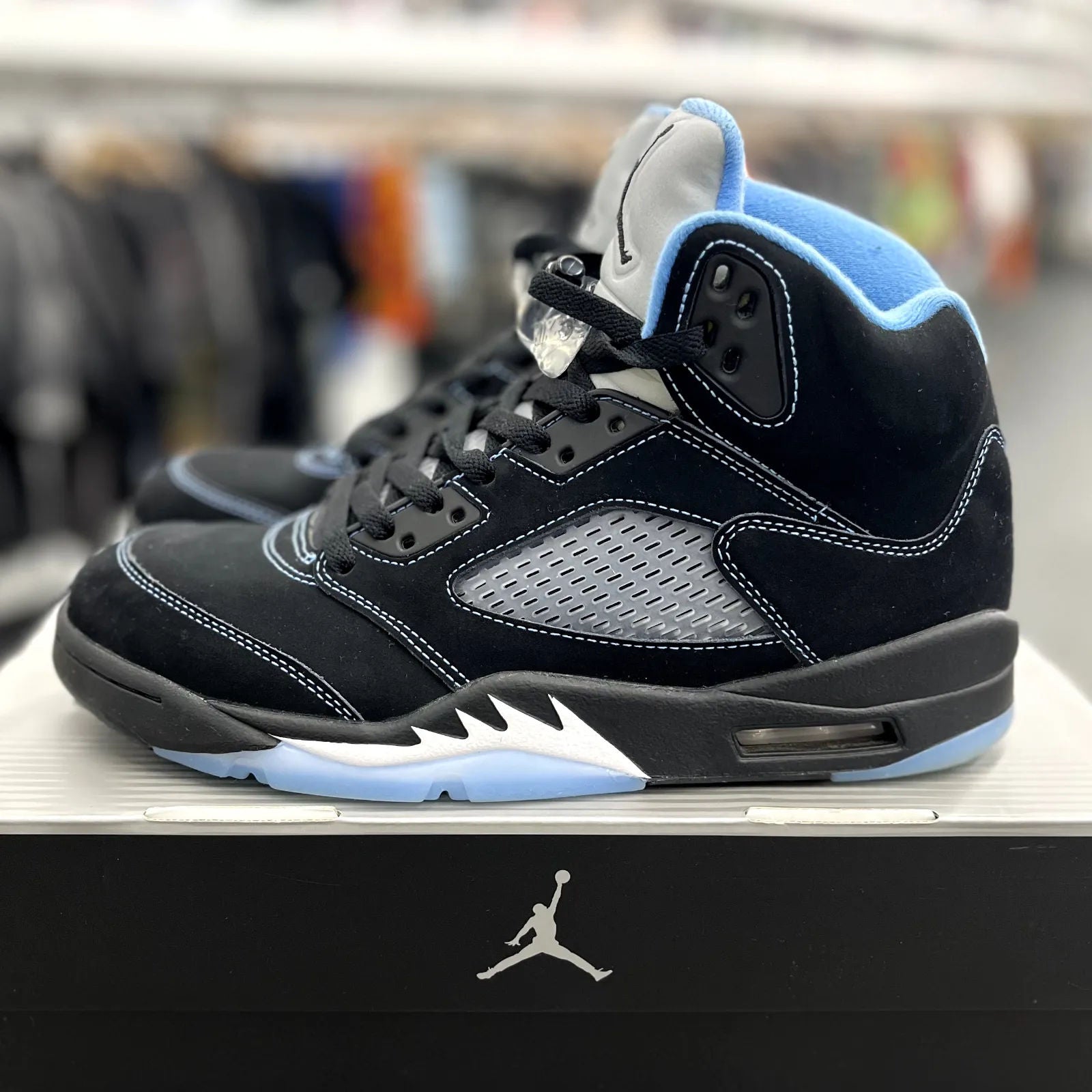Jordan 5 Retro Black University Blue (2026) - Preowned