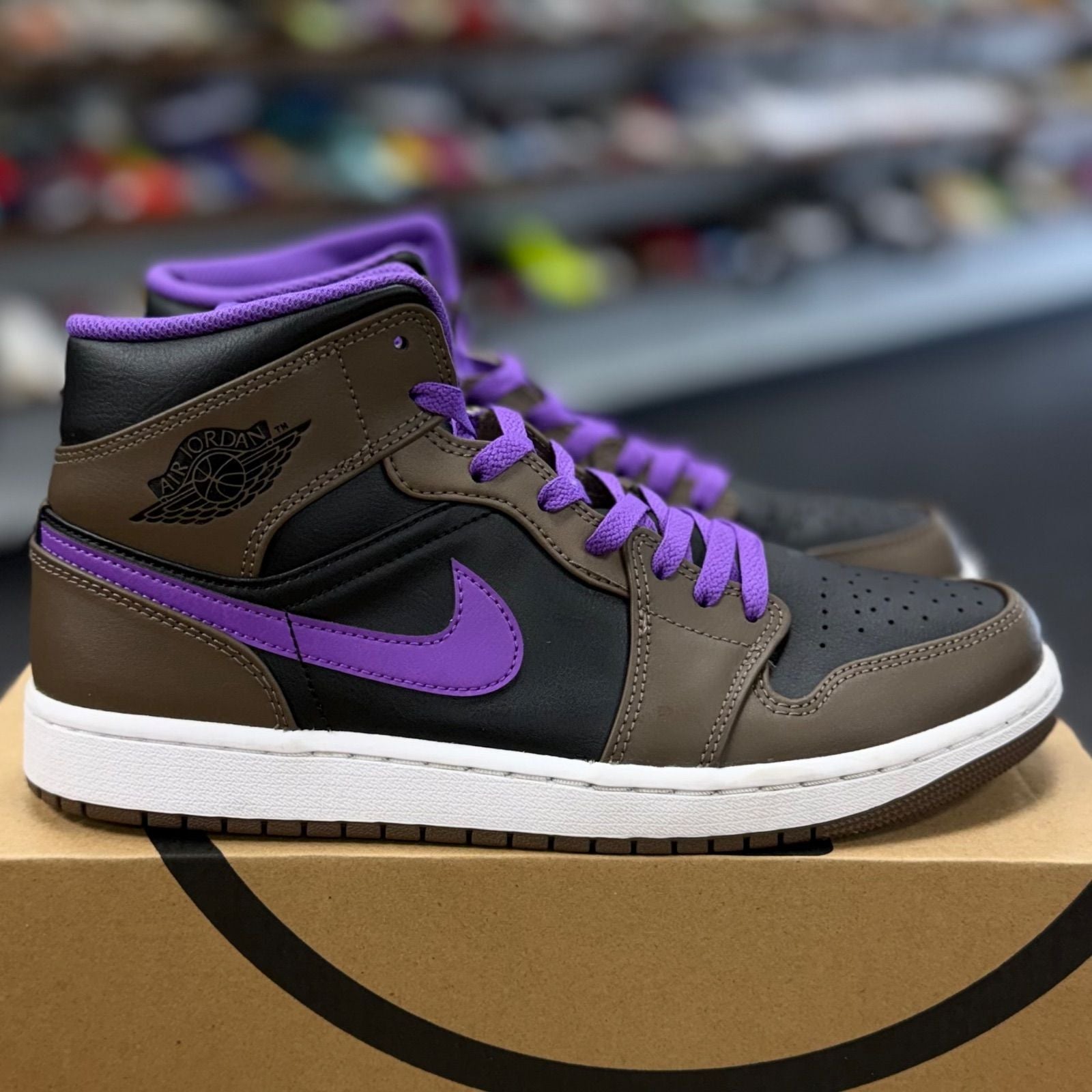 Jordan 1 Mid Purple Mocha - Preowned