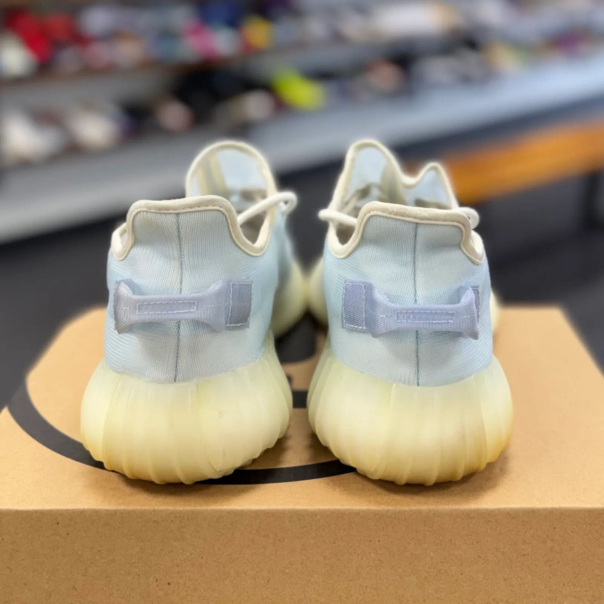 adidas Yeezy Boost 350 V2 Mono Ice - Preowned