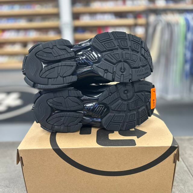 Balenciaga Runner Matte Black - Preowned