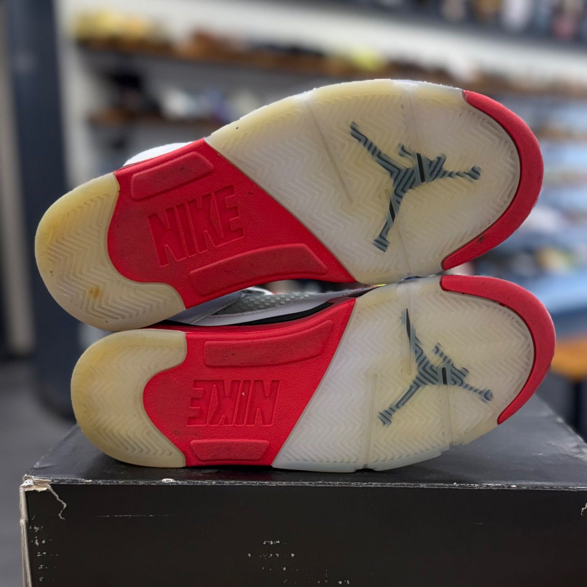 Jordan 5 Retro Fire Red Black Tongue (2025) - Preowned
