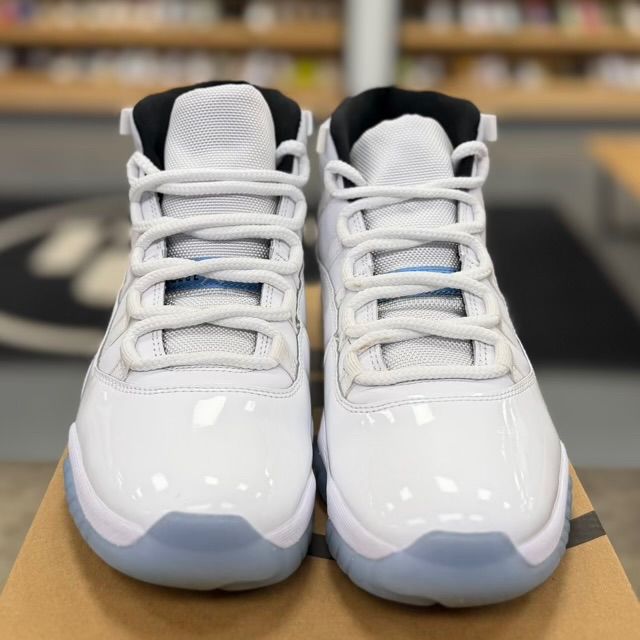 Jordan 11 Retro Legend Blue (2024) - Preowned