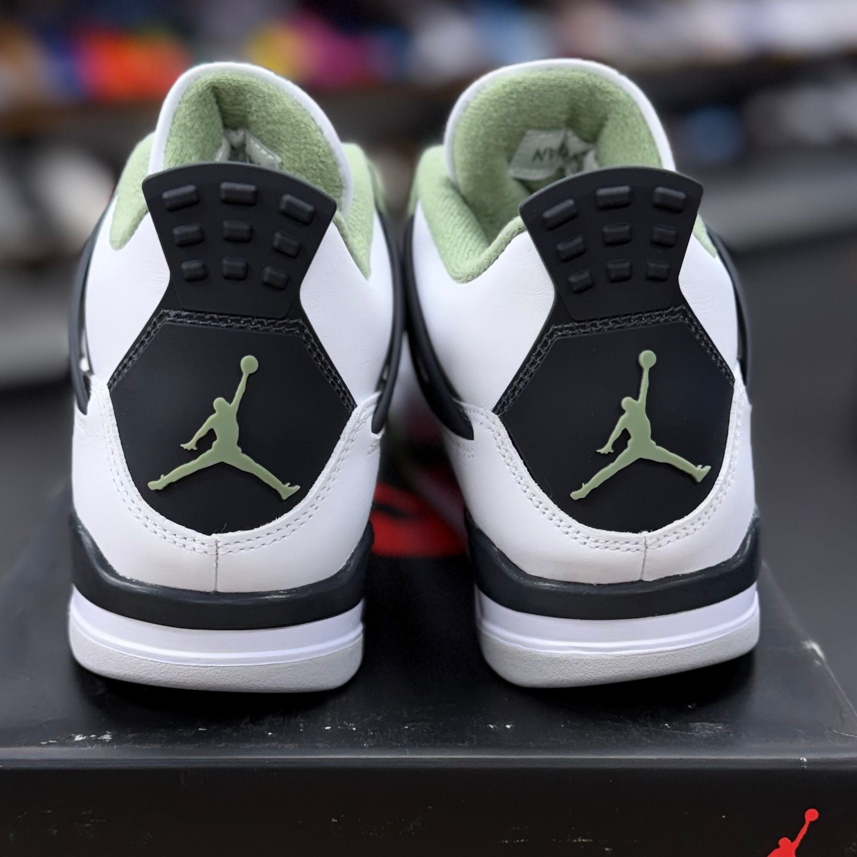 BRAND NEW STEAL - Jordan 4 Retro Seafoam (Women's)
