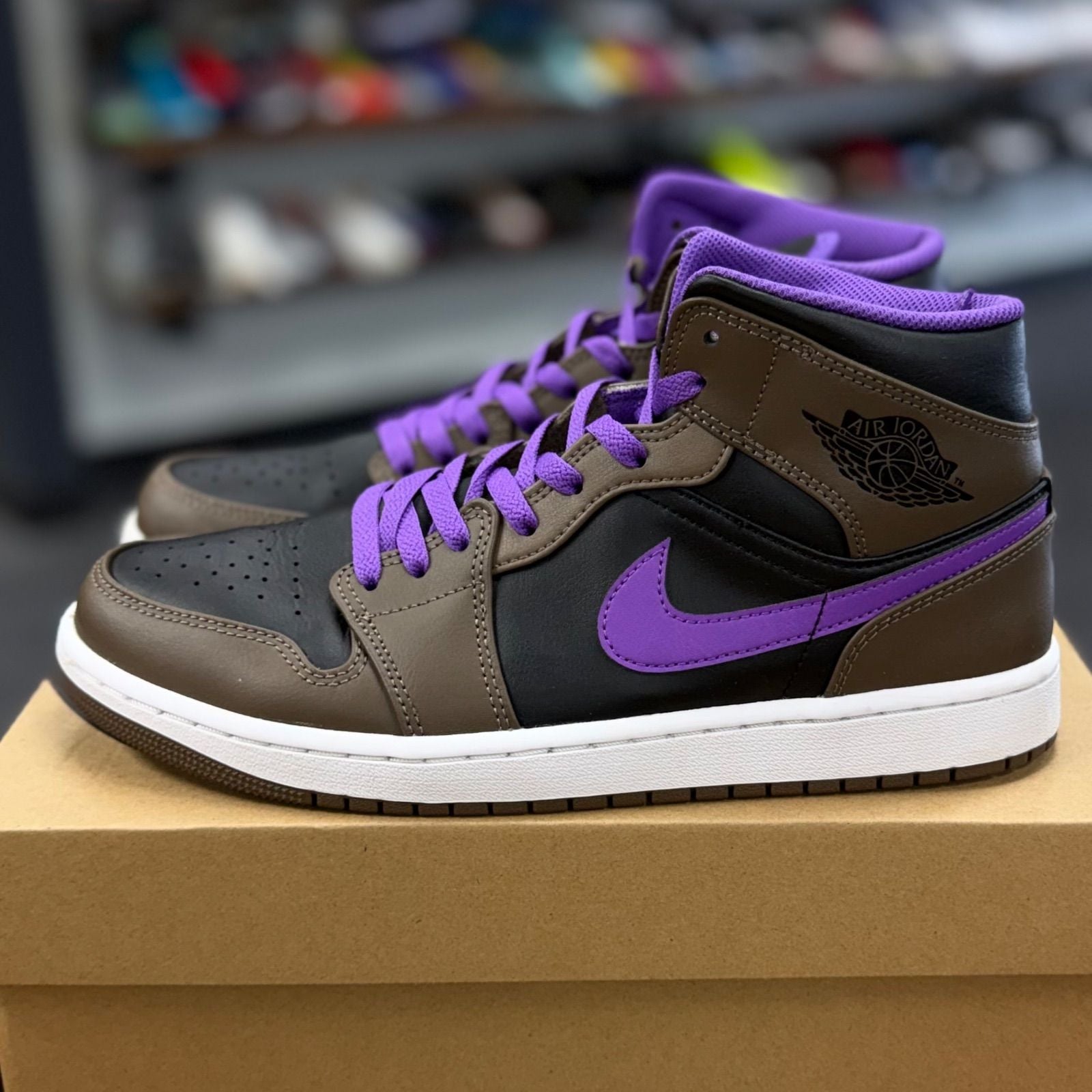 Jordan 1 Mid Purple Mocha - Preowned