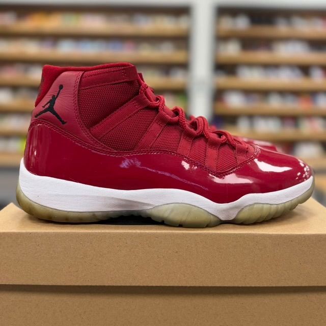 Jordan 11 Retro Win Like 96 - Preowned