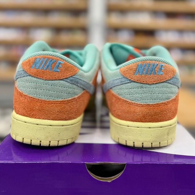Nike SB Dunk Low Orange Emerald Rise - Preowned