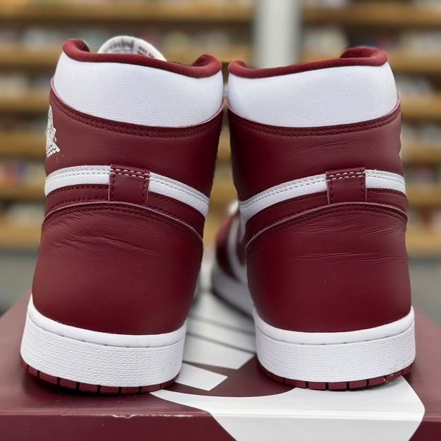 Jordan 1 Retro High OG Artisanal Team Red - Preowned