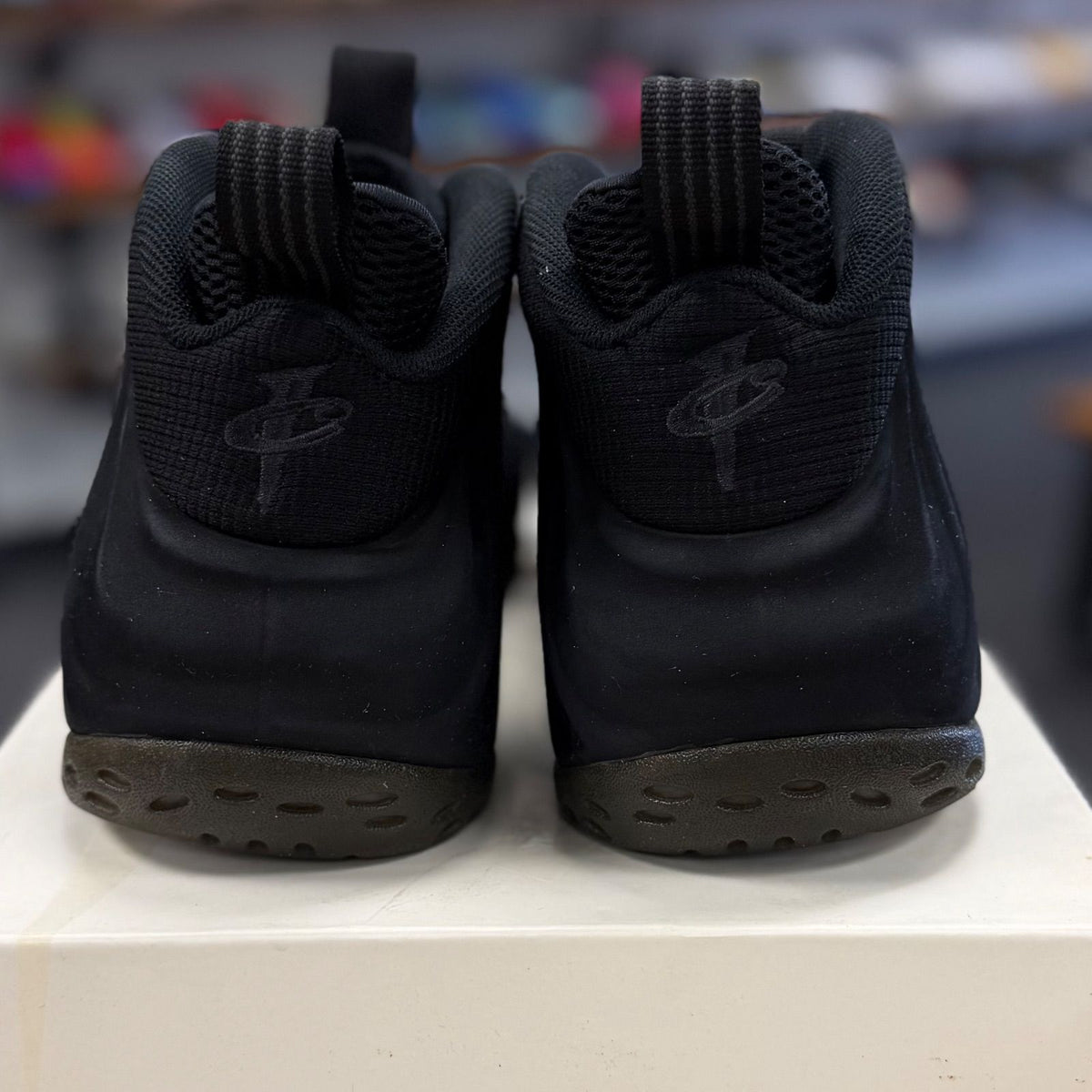 Nike Air Foamposite One Black Suede - Preowned