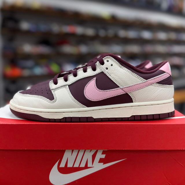Nike Dunk Low Retro PRM Valentine's Day (2023) - #17 - Preowned