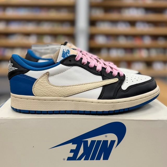 Jordan 1 Retro Low OG SP Fragment x Travis Scott - Preowned