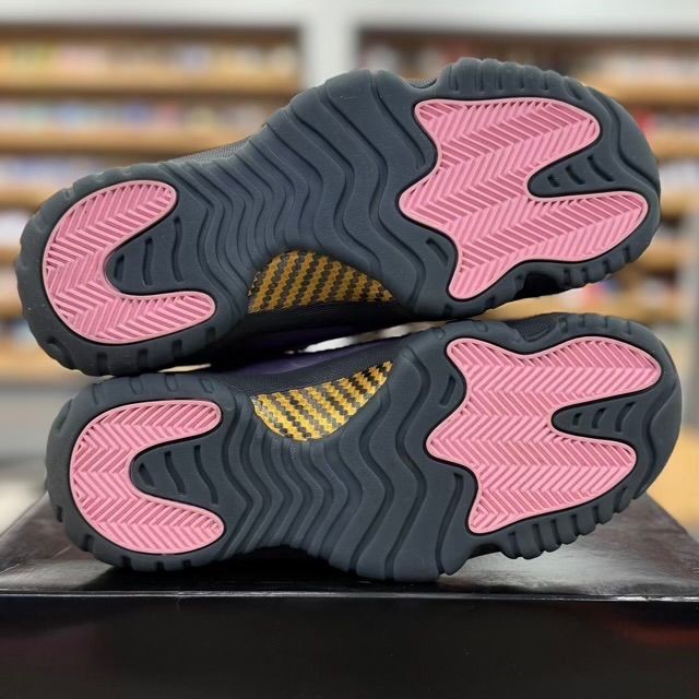 Jordan 11 Retro Mojave - Preowned