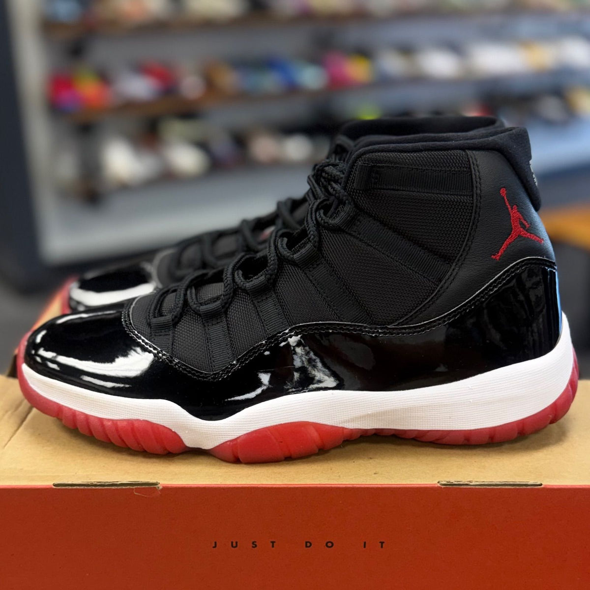 Jordan 11 Retro Playoffs Bred (2019) - Preowned