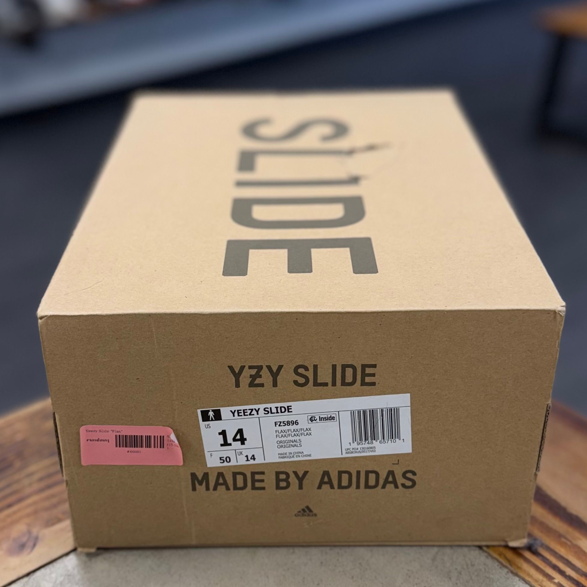 BRAND NEW STEAL - adidas Yeezy Slide Flax