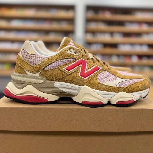 New Balance 9060 Great Plains True Red - Preowned
