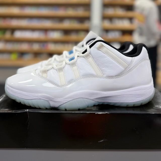 Jordan 11 Retro Low Legend Blue - Preowned