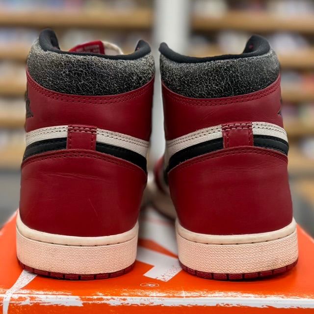 Jordan 1 Retro High OG Chicago Lost and Found - Preowned
