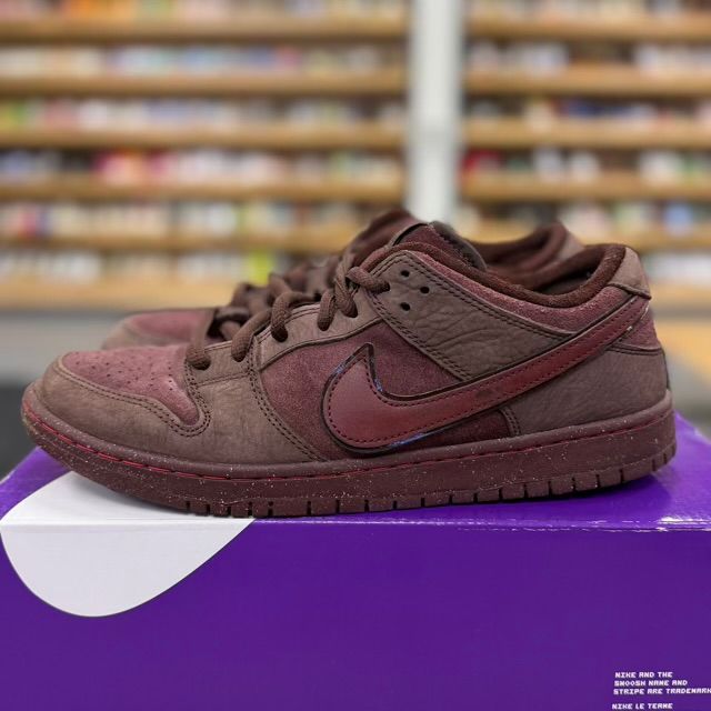 Nike SB Dunk Low City of Love Burgundy Crush - Preowned