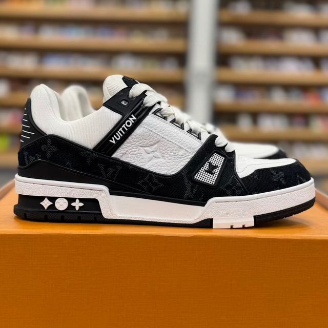 Louis Vuitton LV Trainer White Black - Preowned