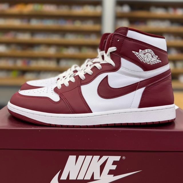 Jordan 1 Retro High OG Artisanal Team Red - Preowned