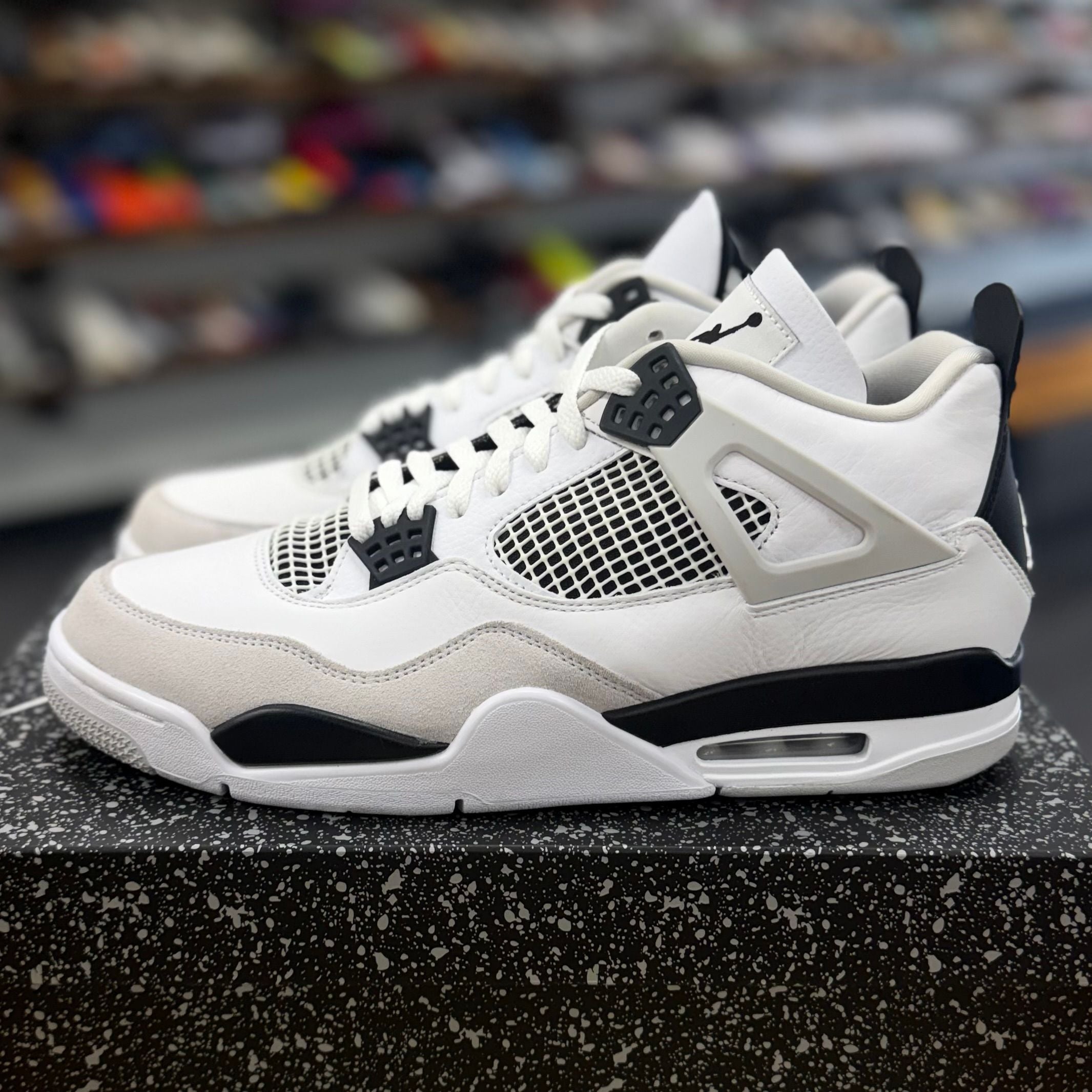 Jordan 4 Retro Military Black - Preowned