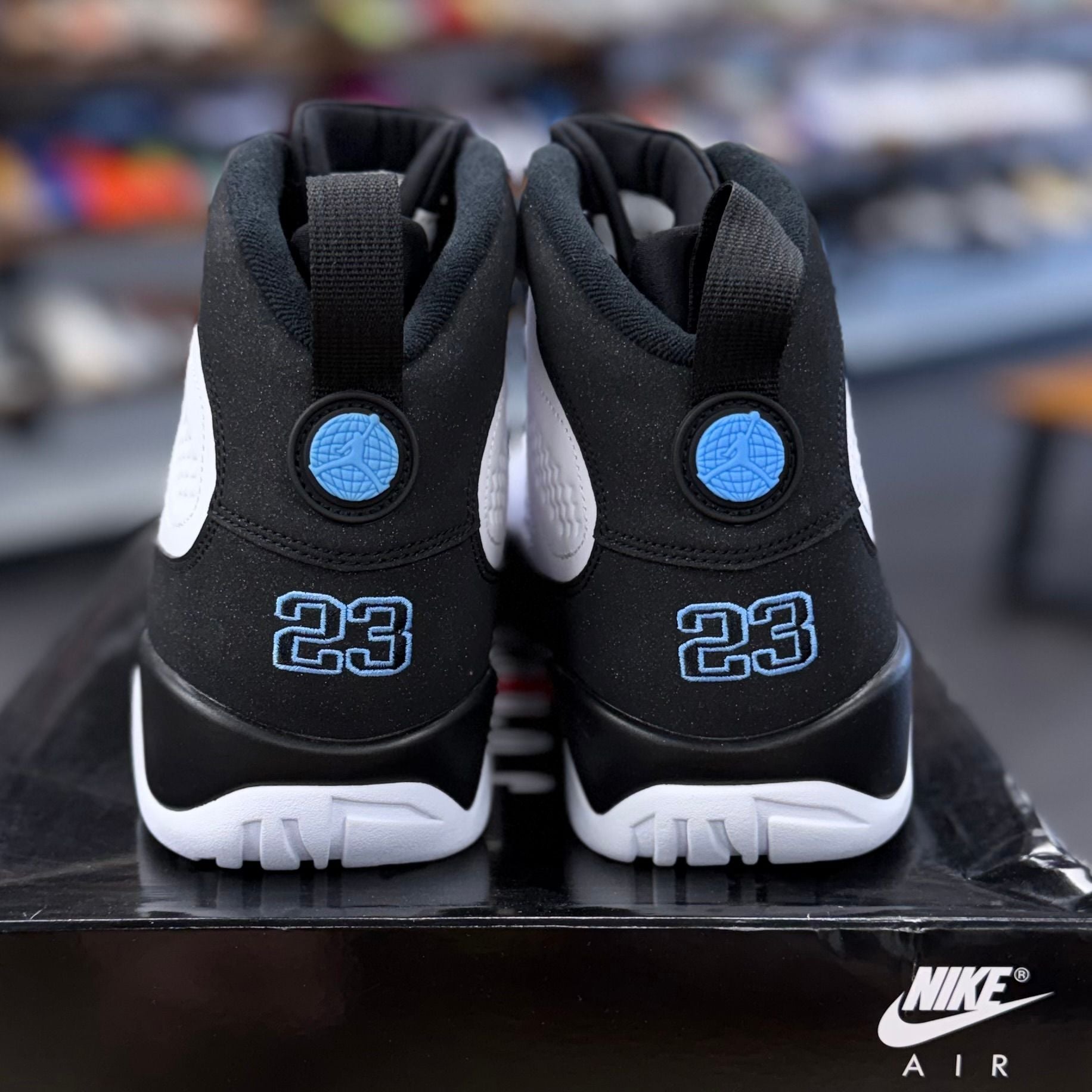 BRAND NEW STEAL - Jordan 9 Retro University Blue