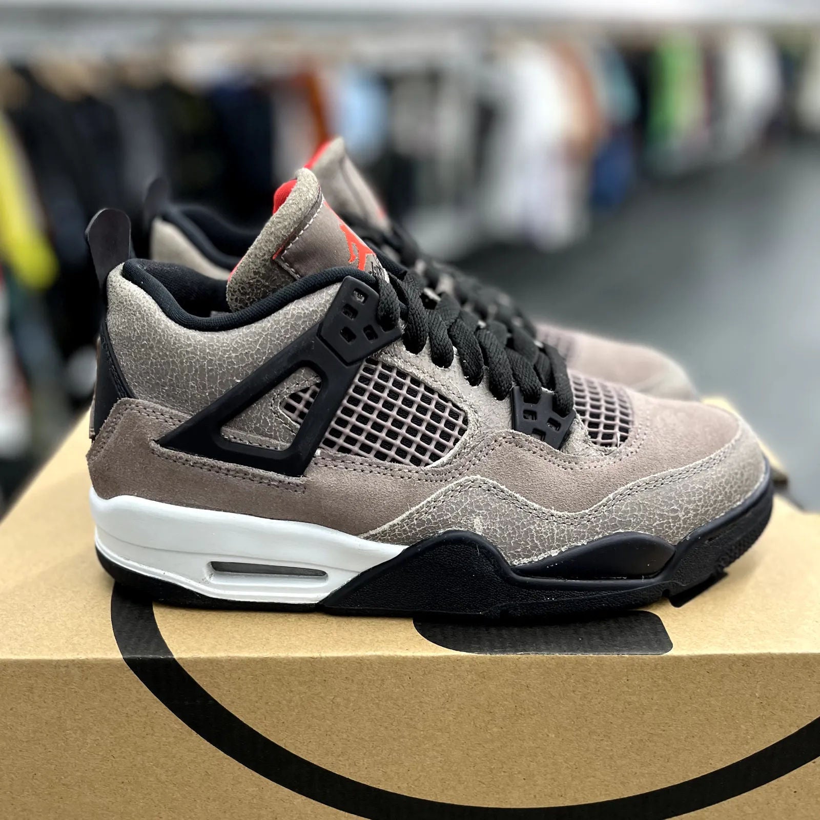 Jordan 4 Retro Taupe Haze (GS) - Preowned