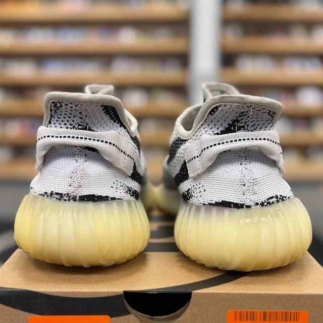 adidas Yeezy Boost 350 V2 Zebra - Preowned