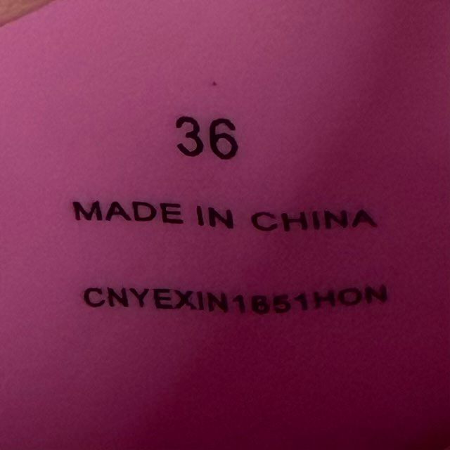 Burberry Embossed Logo Slides Bubblegum Pink (W)