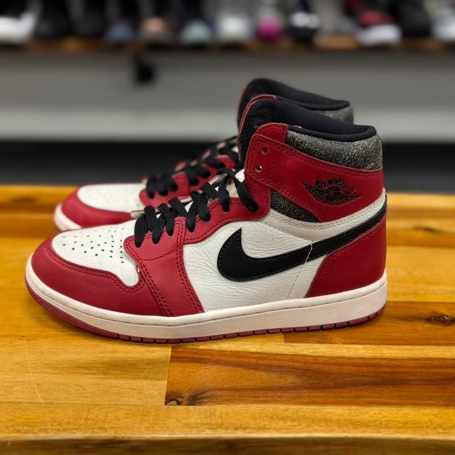 Jordan 1 Retro High OG Chicago Lost and Found - Preowned