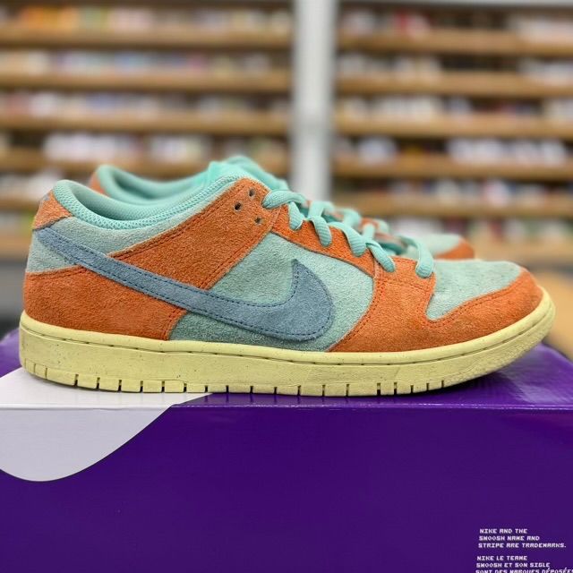 Nike SB Dunk Low Orange Emerald Rise - Preowned