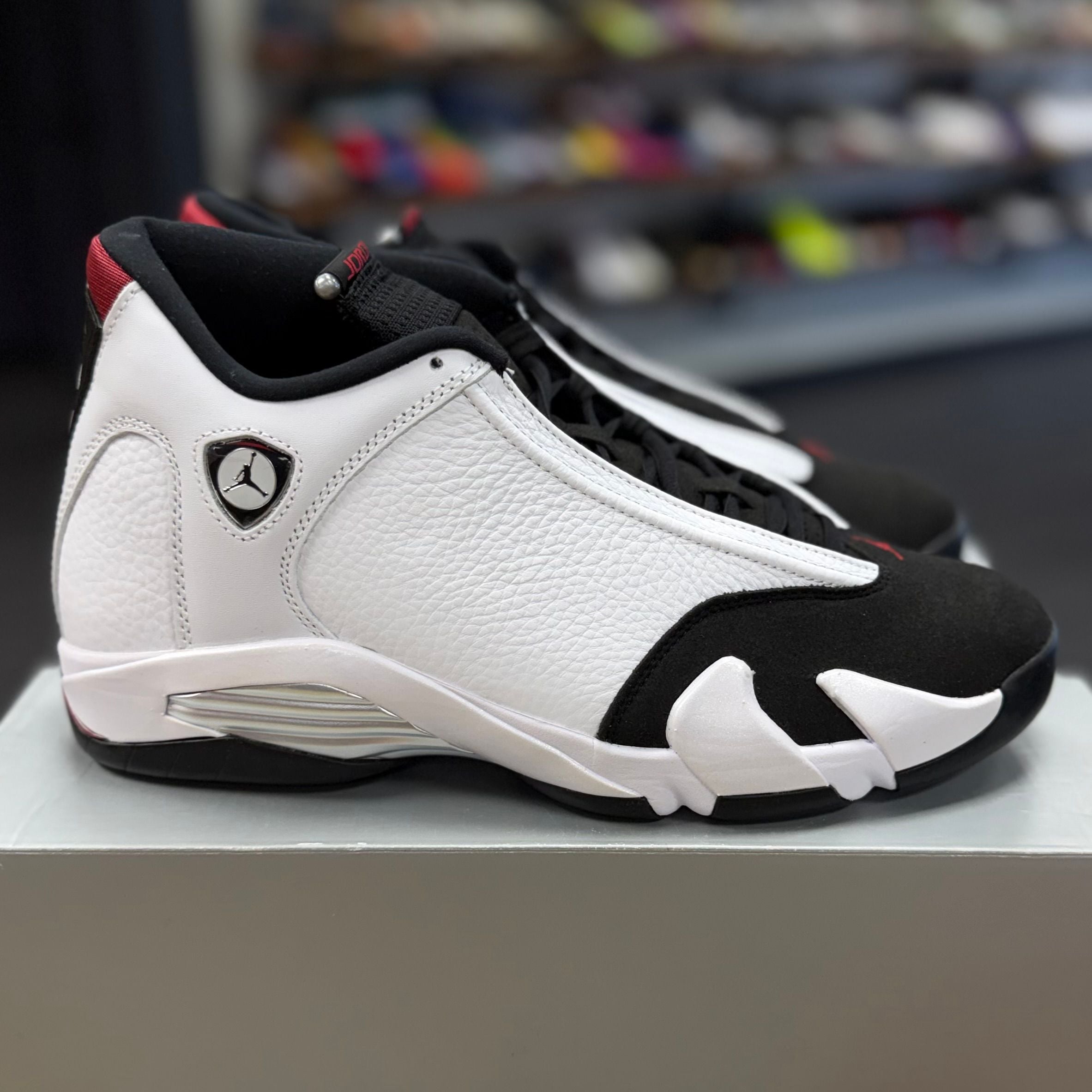 BRAND NEW STEAL - Jordan 14 Retro Black Toe (2024)