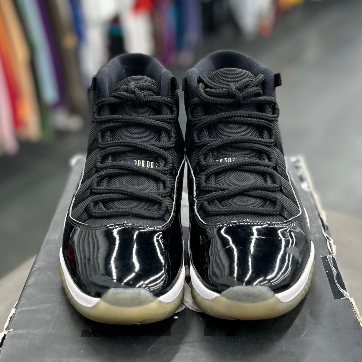 Jordan 11 Retro Space Jam (2016) - Preowned