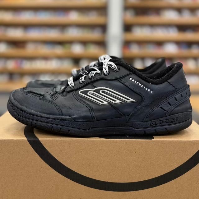Balenciaga Hamptons Worn-Out Black - Preowned