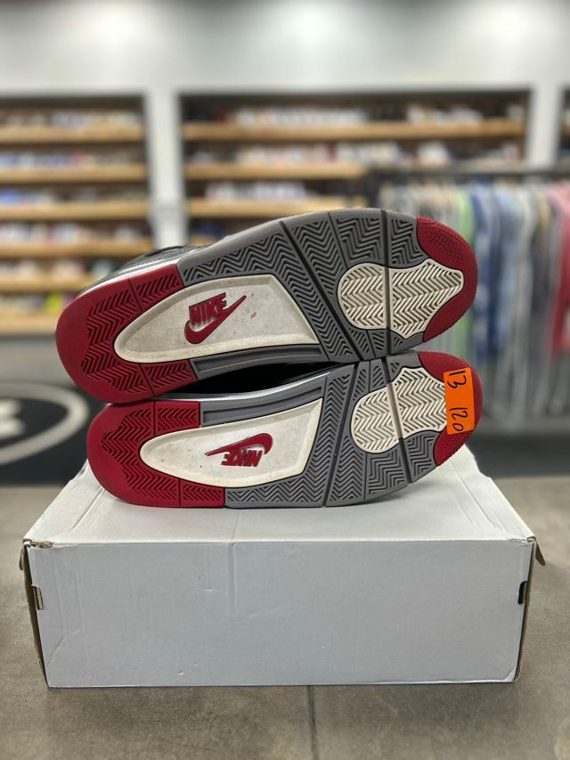 Jordan 4 Retro Bred Reimagined - Preowned