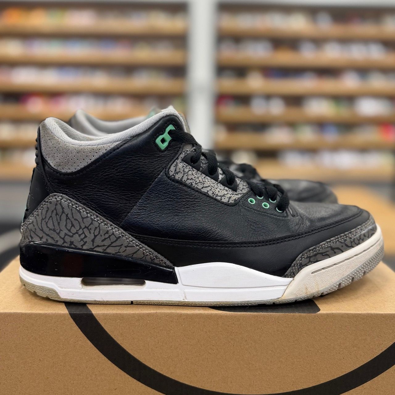 Jordan 3 Retro Green Glow - Preowned