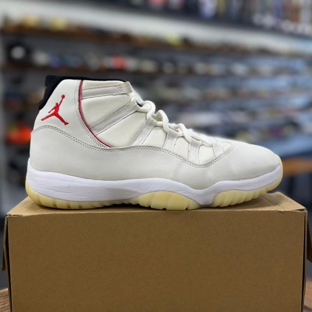 Jordan 11 Retro Platinum Tint - Preowned