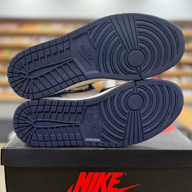 Jordan 1 Retro High Obsidian - Preowned