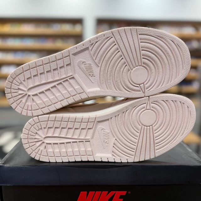 Jordan 1 Retro High Guava Ice - Preowned