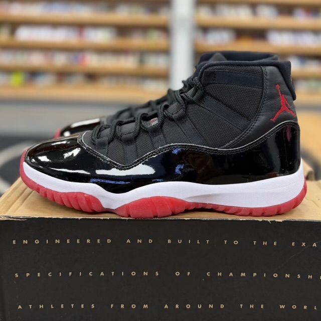 Jordan 11 Retro Playoffs Bred (2019) - Preowned