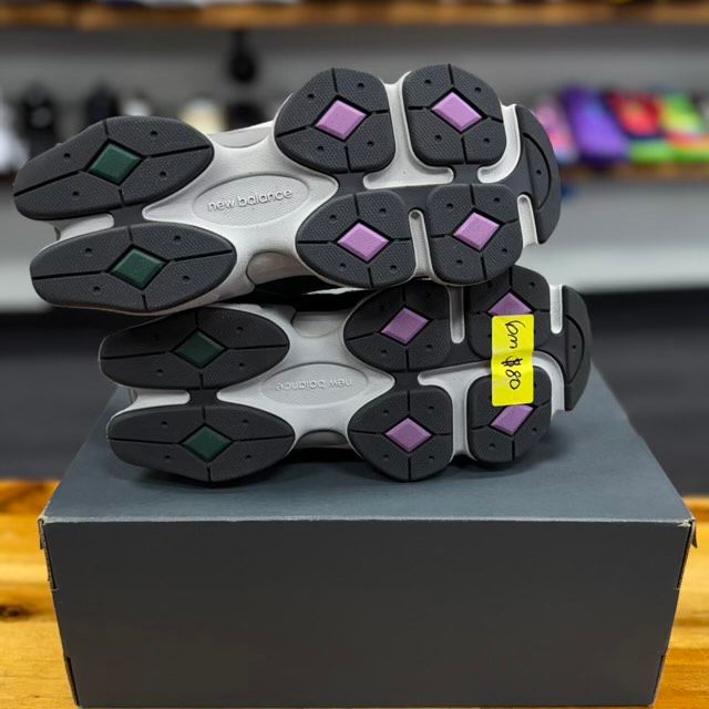 New Balance 9060 Nightwatch - Preowned