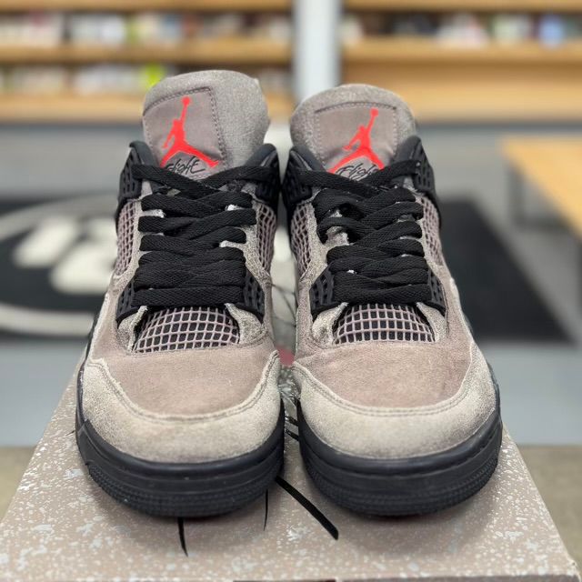 Jordan 4 Retro Taupe Haze - Preowned