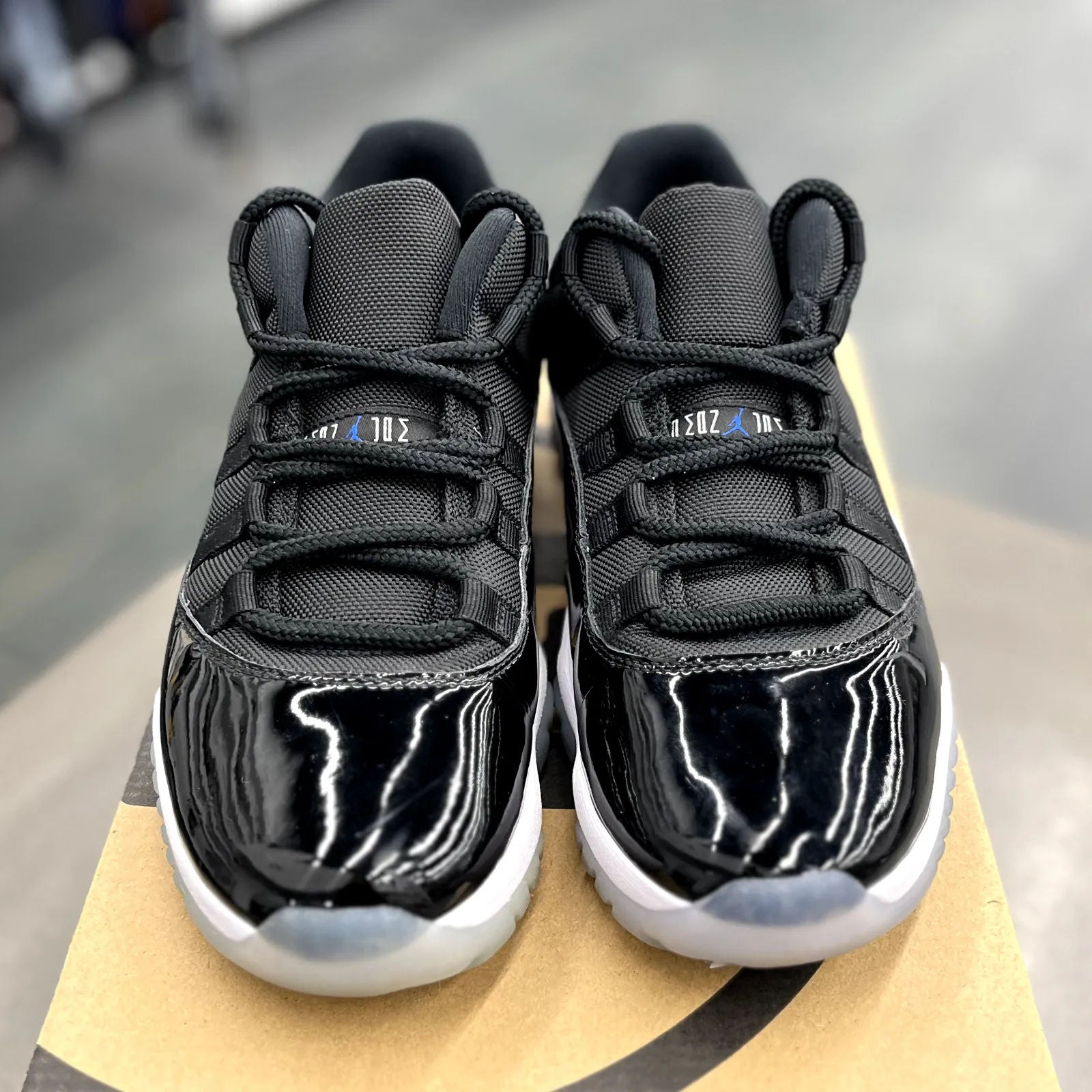 Jordan 11 Retro Low Space Jam - Preowned