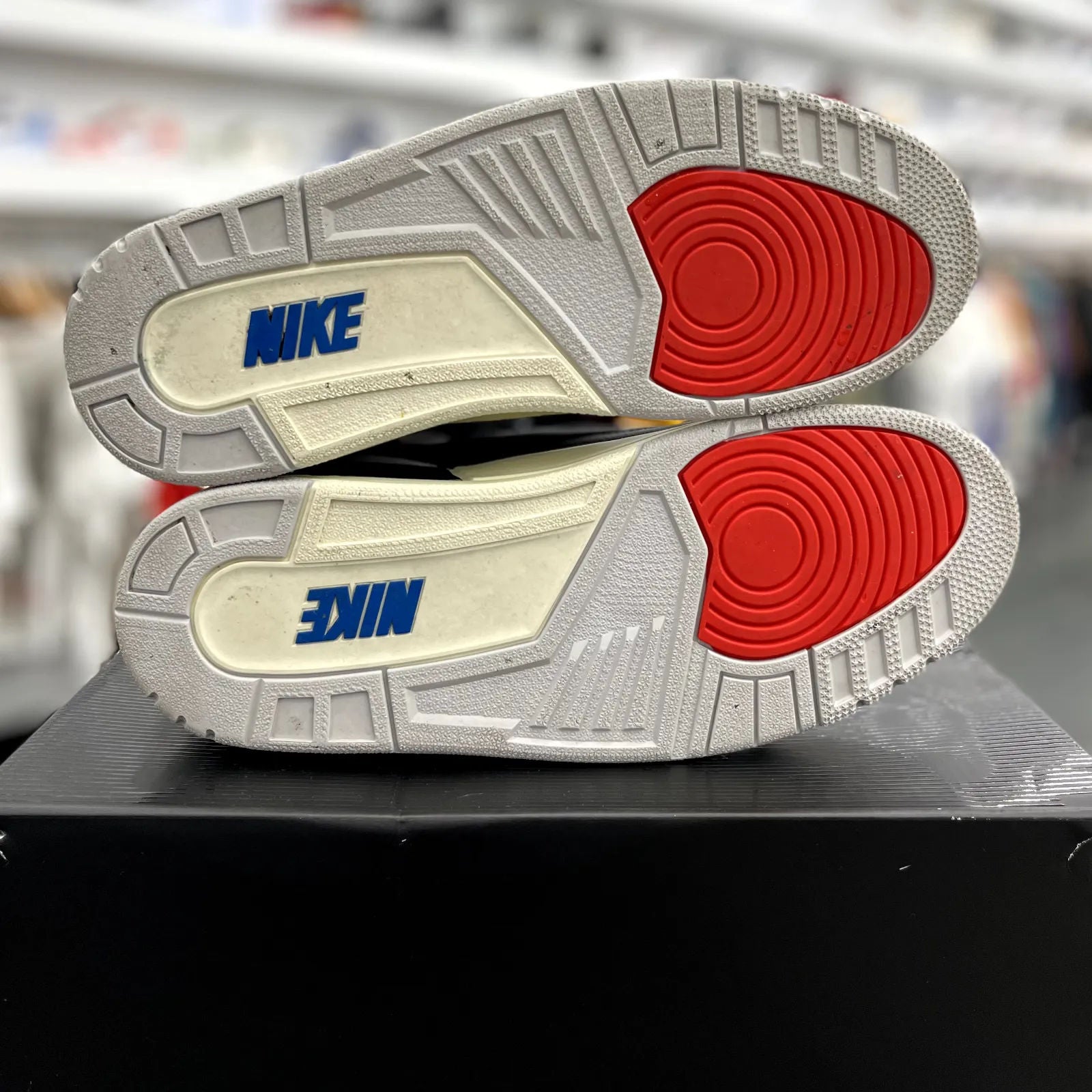 Jordan 3 Retro OG Rare Air - Preowned