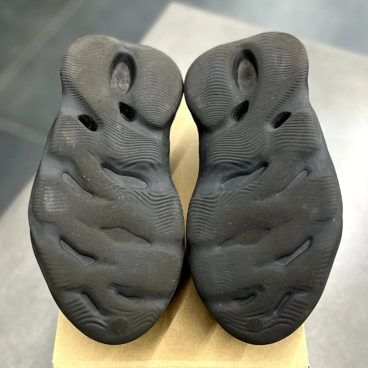 adidas Yeezy Foam RNR Onyx - Preowned