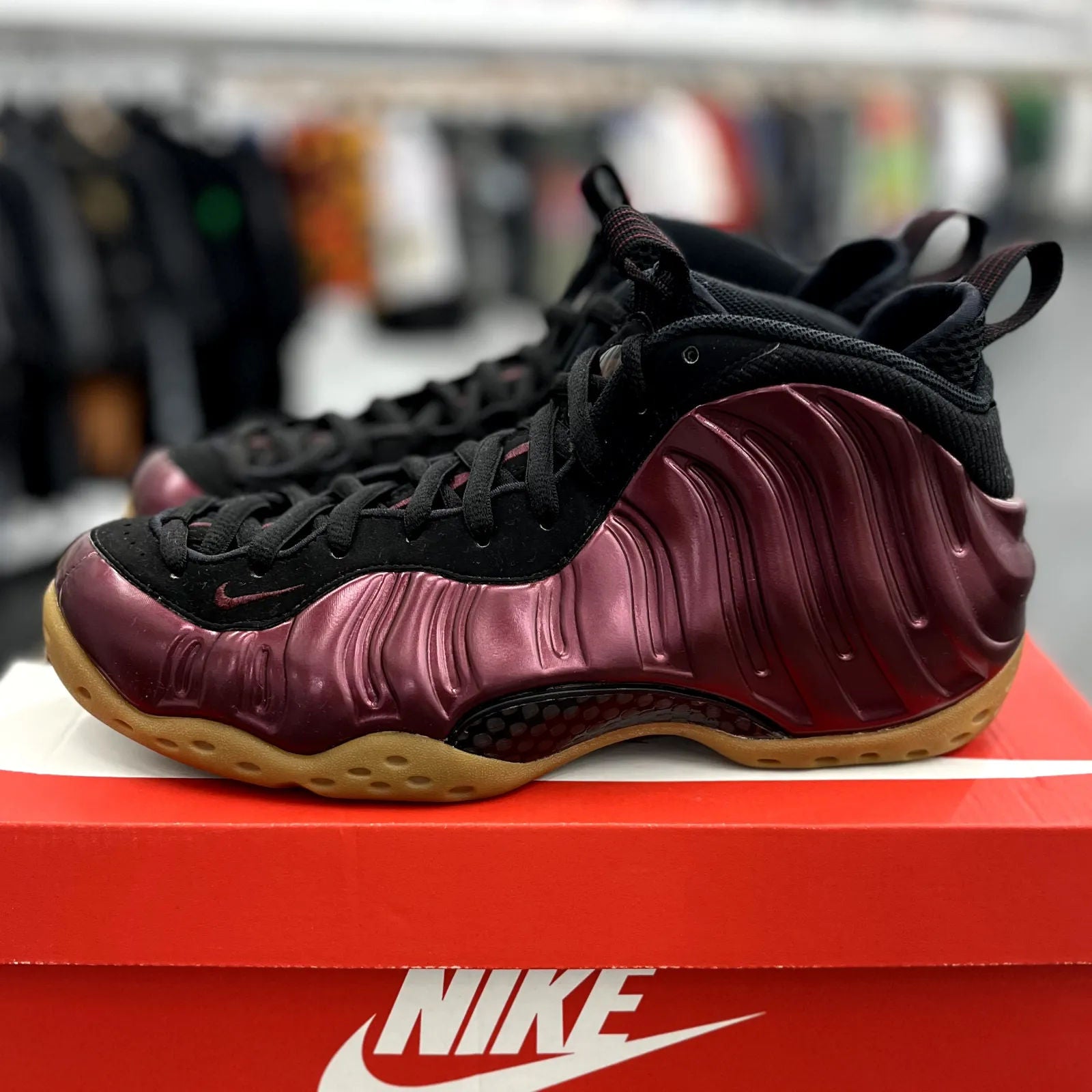 Nike Air Foamposite One Maroon - Preowned
