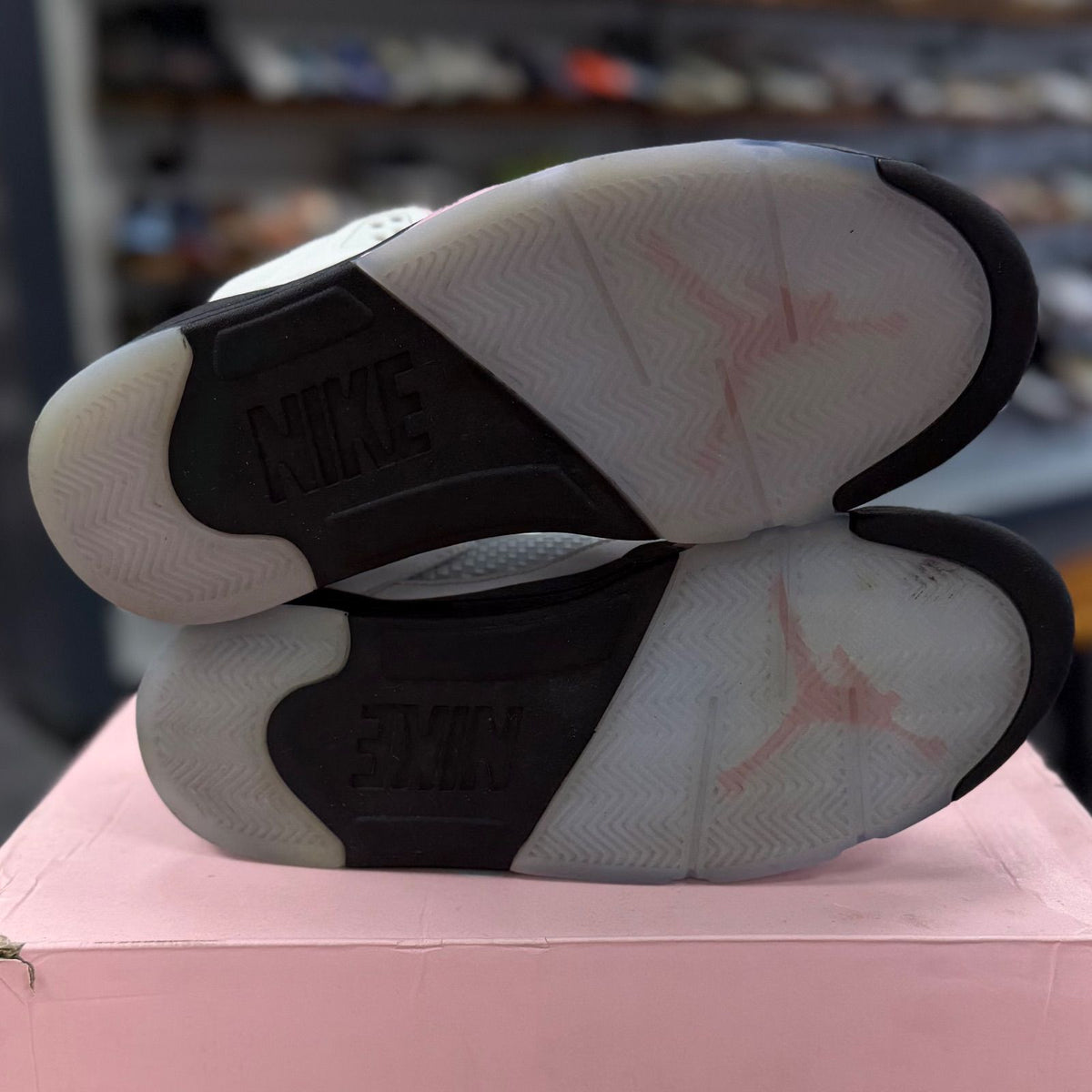 Jordan 5 Retro Medium Soft Pink - Preowned