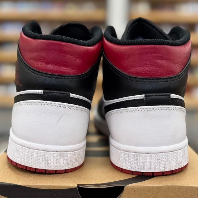 Jordan 1 Mid Gym Red Black Toe - Preowned