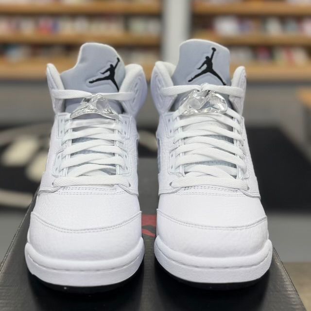 Jordan 5 Retro White Metallic (2026) (GS) - Preowned