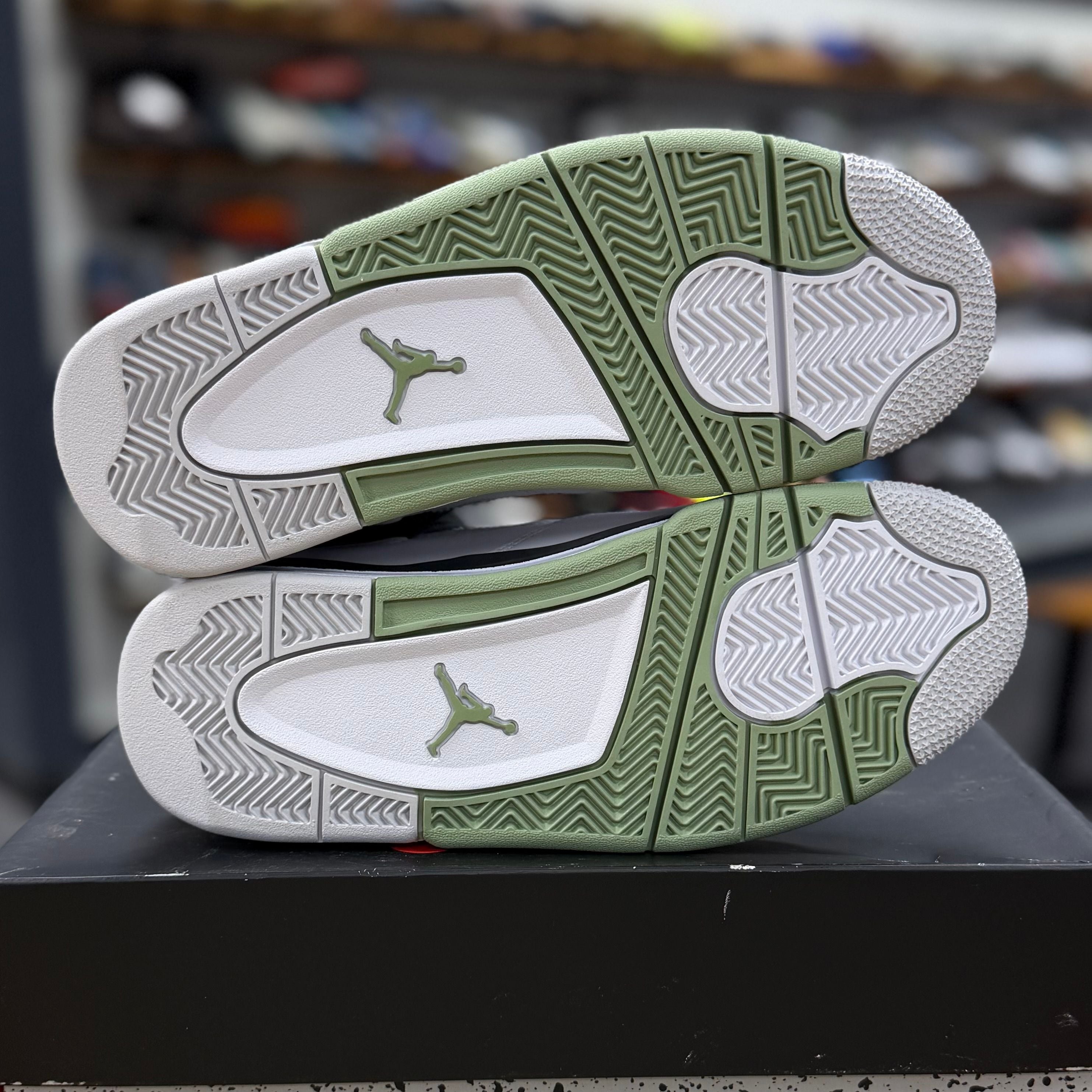 BRAND NEW STEAL - Jordan 4 Retro Seafoam (Women's)