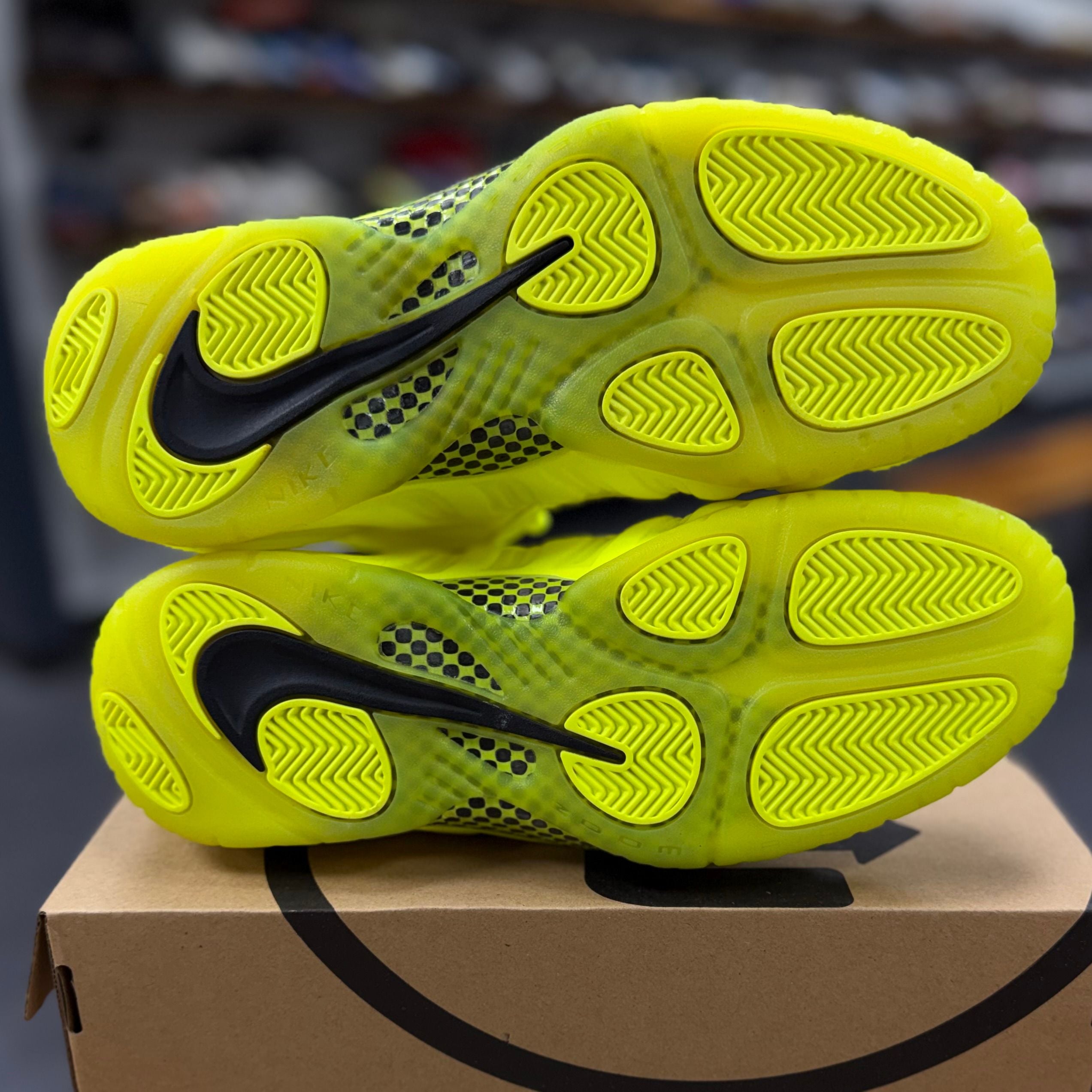 BRAND NEW STEAL - Nike Air Foamposite Pro Volt